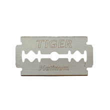 Load image into Gallery viewer, Plastic Free Shaving Co Double Edge Razor with 5 Blades